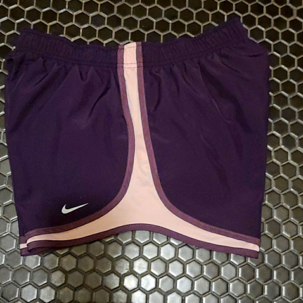 Womens Nike Running Shorts Tempo in PURPLE NWOT